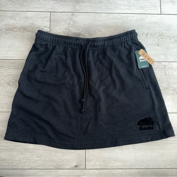 Roots Dresses & Skirts - NWT Roots Cooper Black Drawstring Waist Mini Skirt Women's Medium M